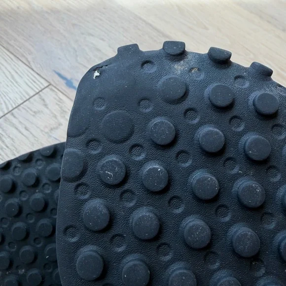 New Balance White and Black Athletic Shoes - Picture 10 of 12